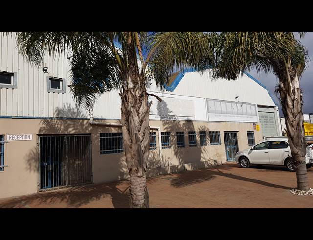 834M² FACTORY FOR SALE IN BRACKENFELL INDUSTRIAL